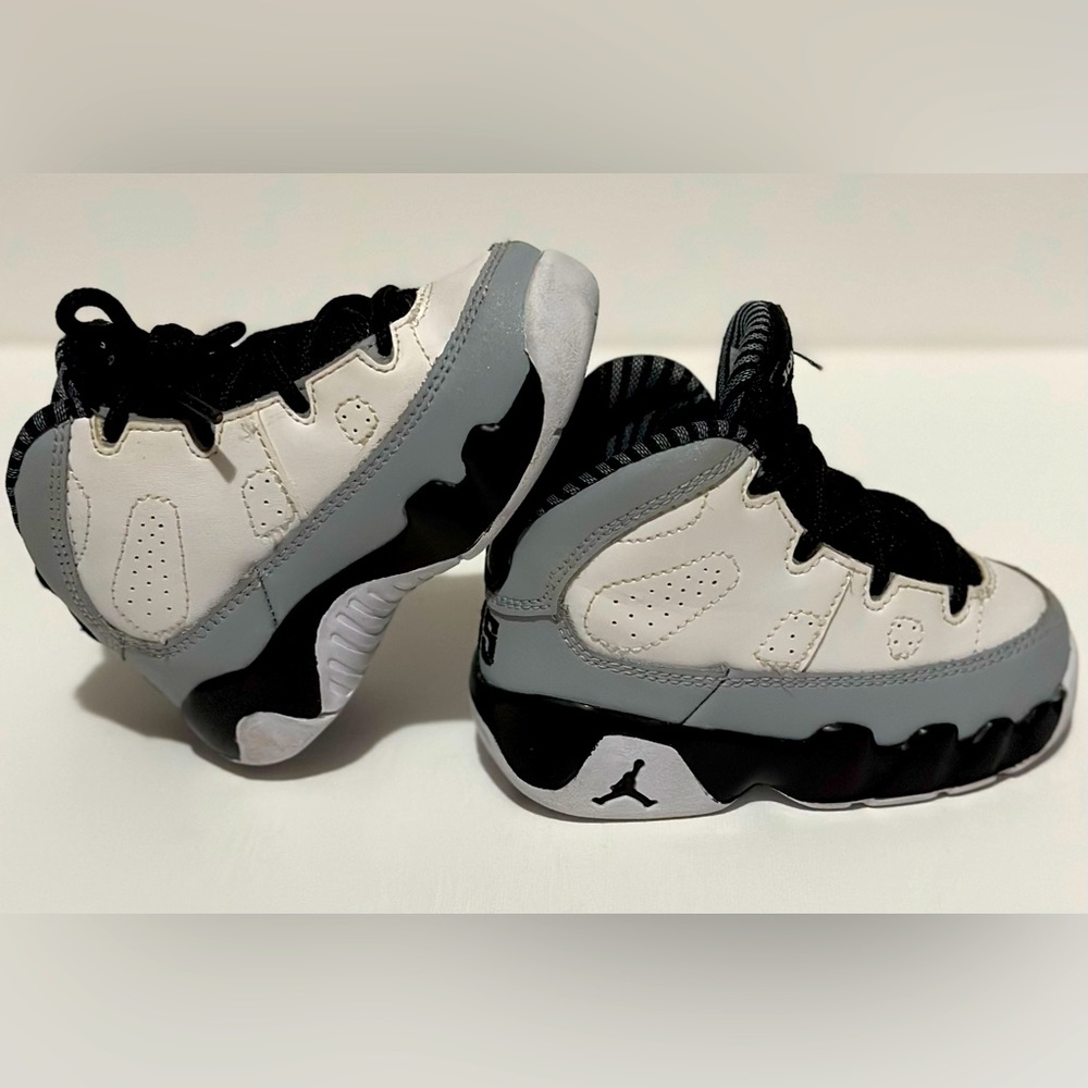 (97)- 🔥 Vintage Toddler Jordan Retro 9⭐️ Size 5US❗️Amazing Condition!🖤